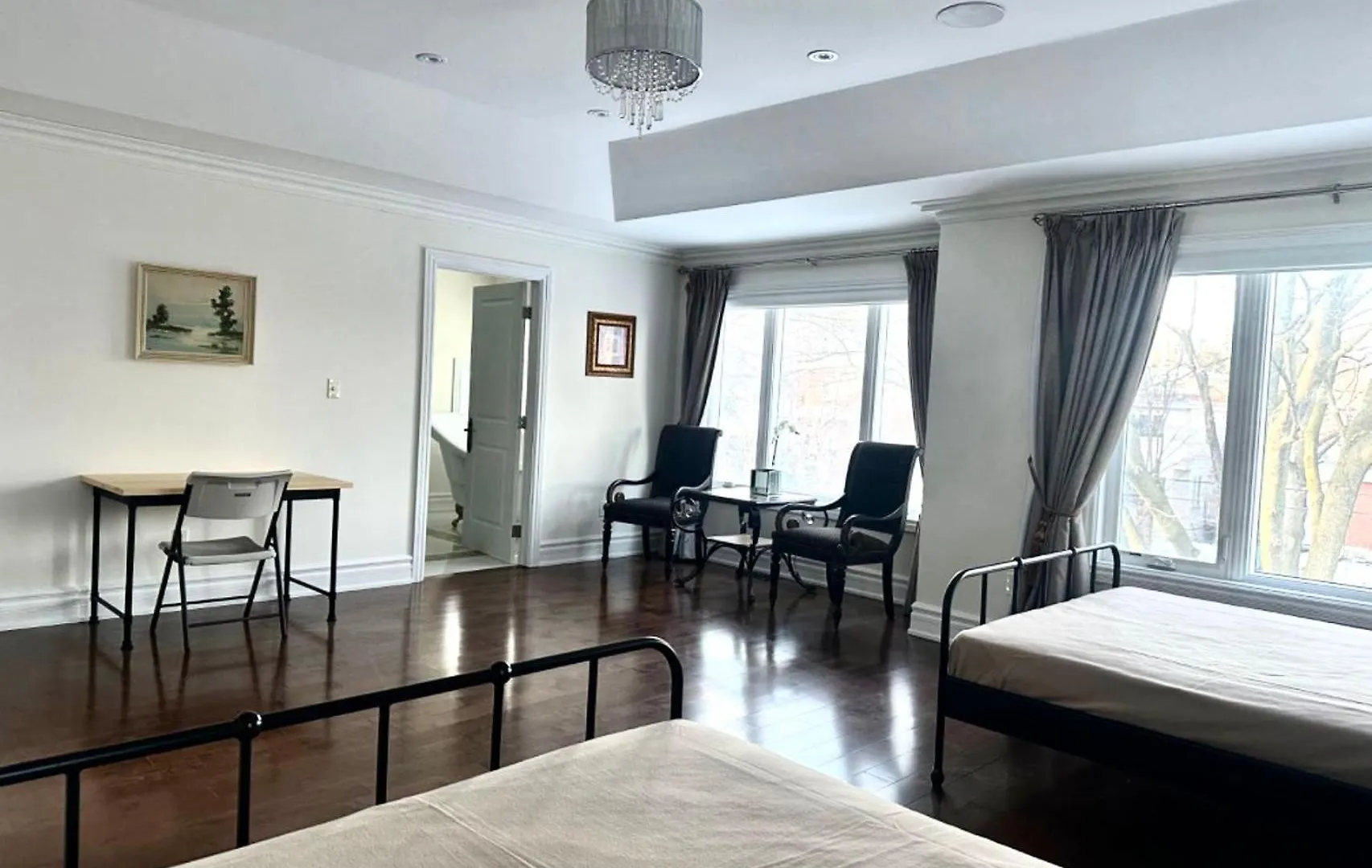 فندق Beautiful House Near North York Center تورونتو كندا