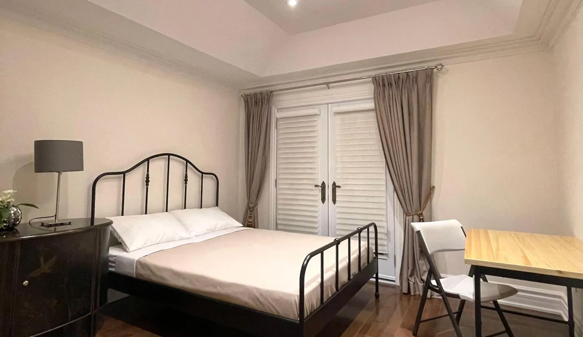 بيت ضيافة فندق Beautiful House Near North York Center تورونتو