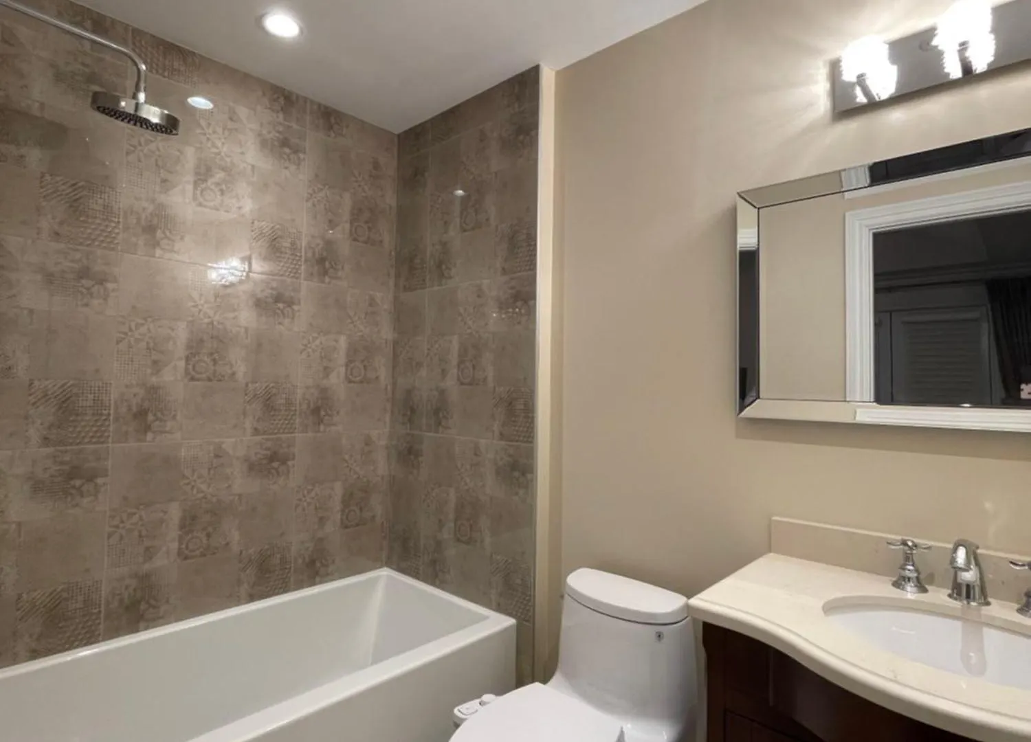 فندق Beautiful House Near North York Center تورونتو كندا