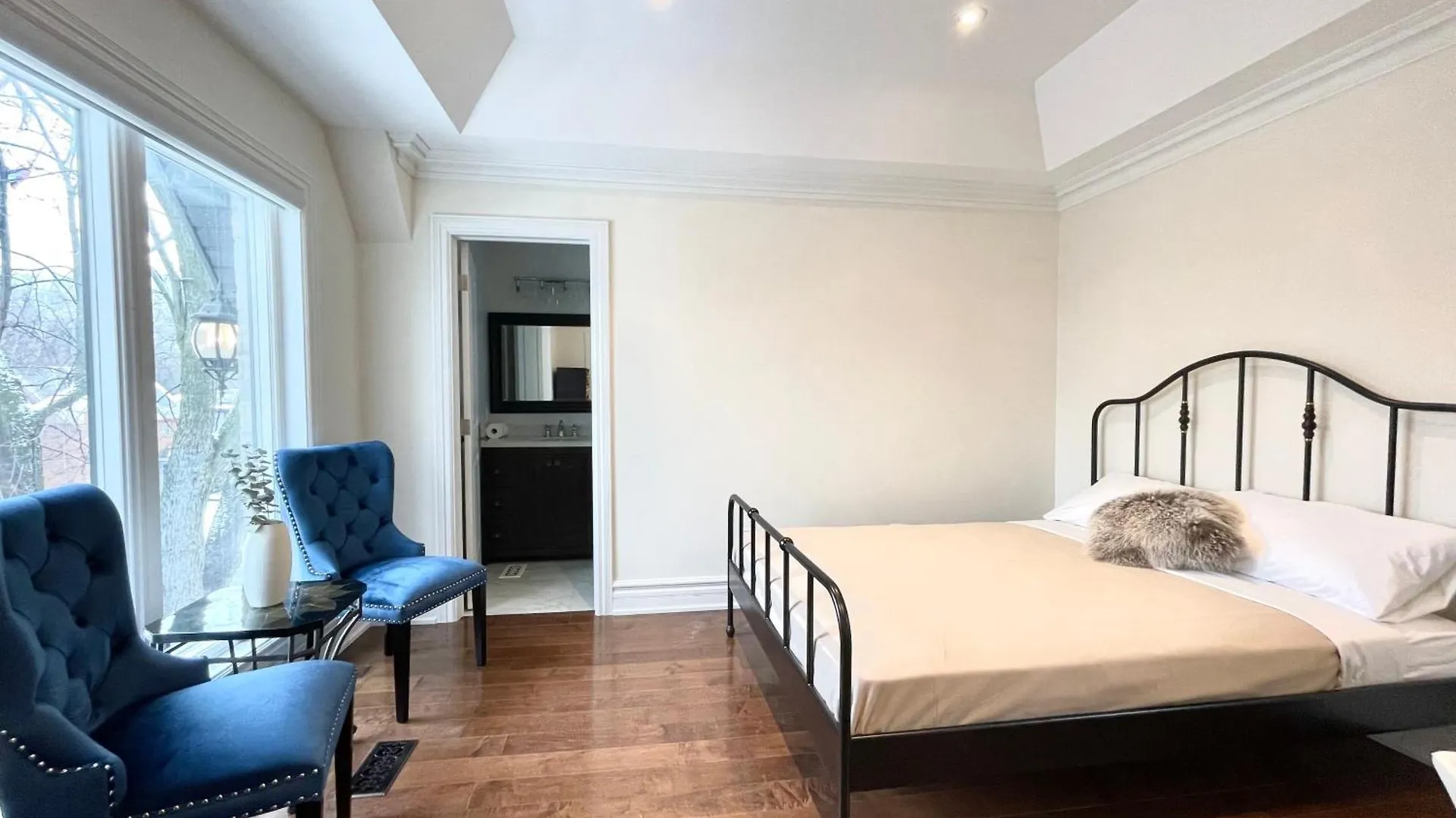 فندق Beautiful House Near North York Center تورونتو