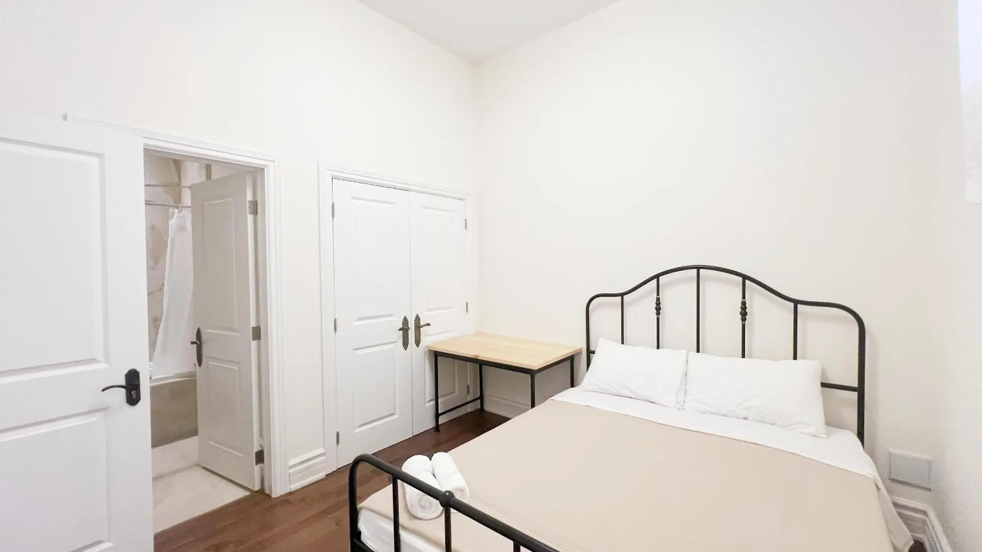 فندق Beautiful House Near North York Center تورونتو بيت ضيافة