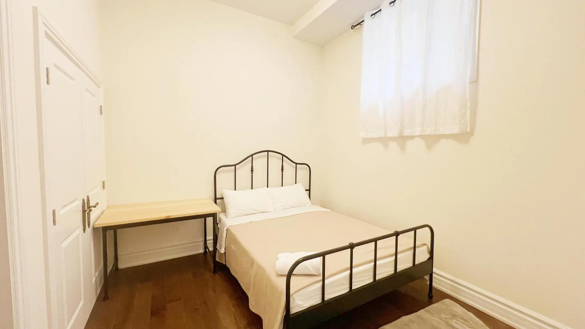 بيت ضيافة فندق Beautiful House Near North York Center تورونتو كندا