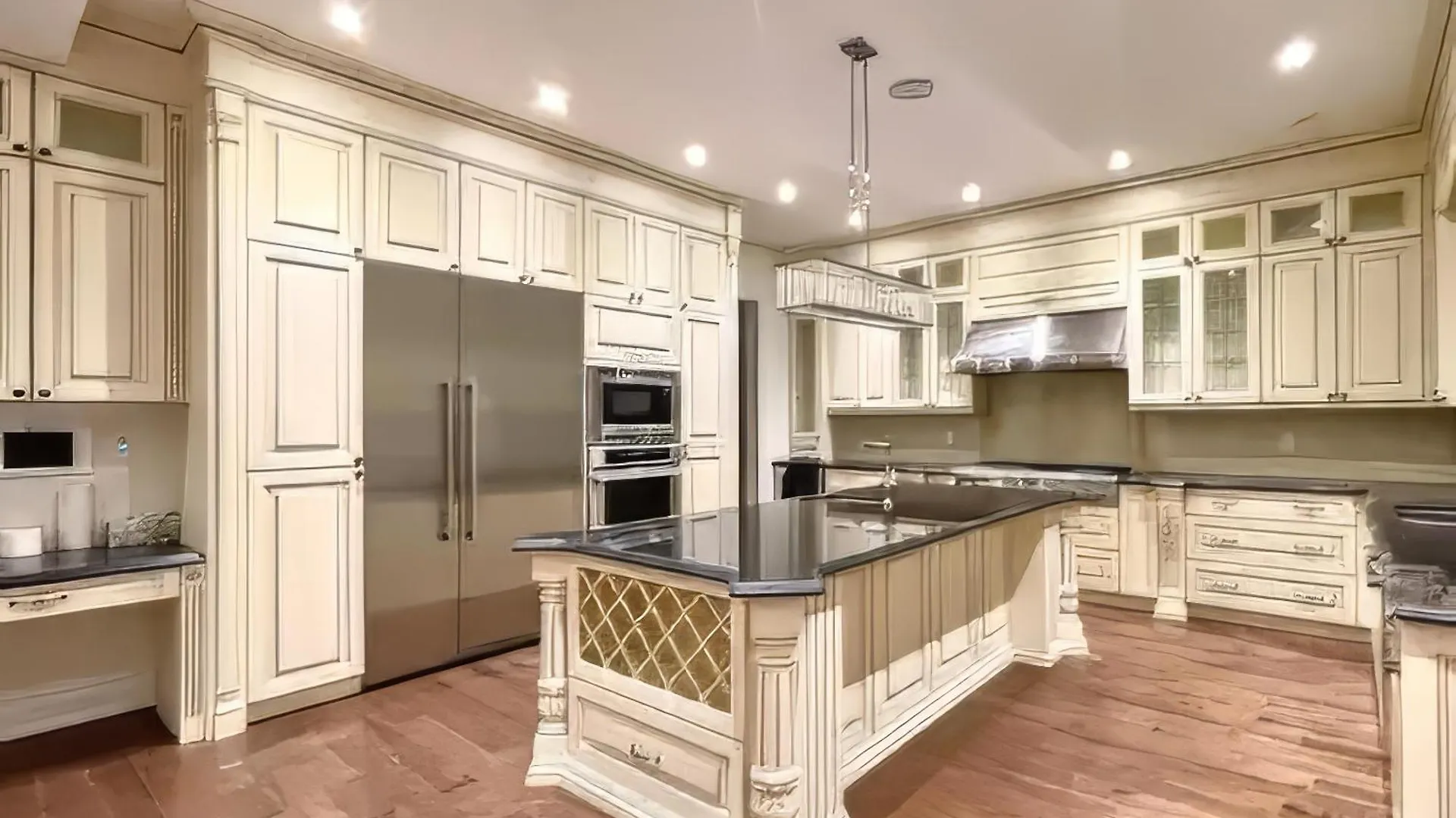 بيت ضيافة فندق Beautiful House Near North York Center تورونتو