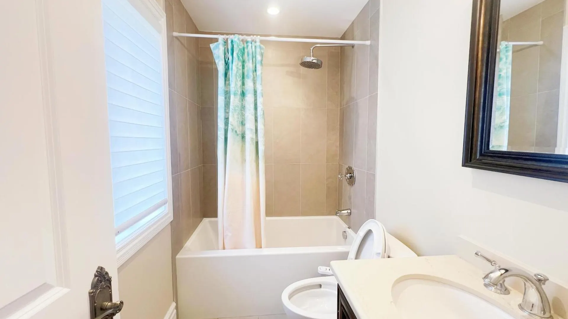 فندق Beautiful House Near North York Center تورونتو 0*,  كندا