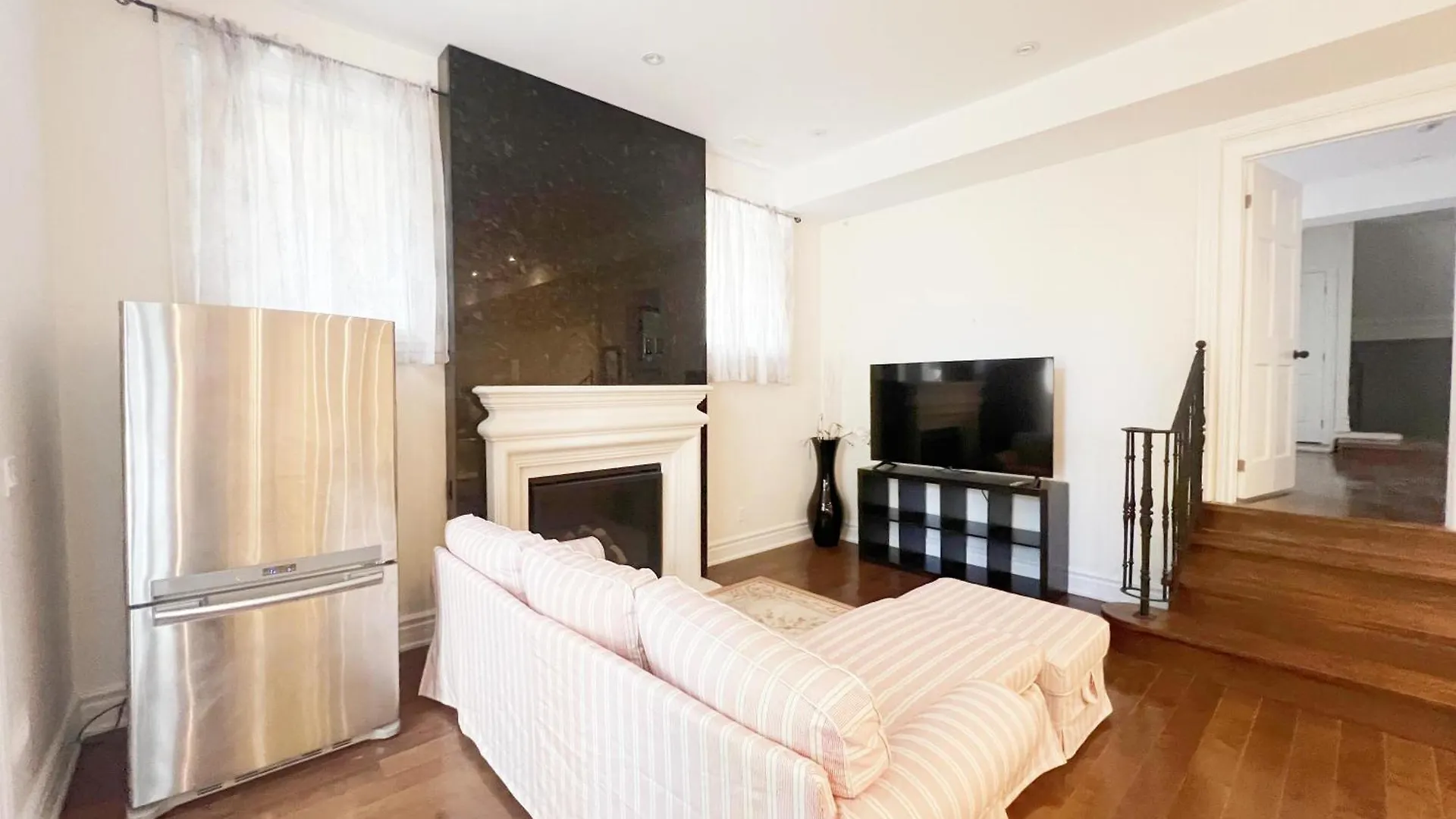 Beautiful House Near North York Center Hotel Toronto Guest house
